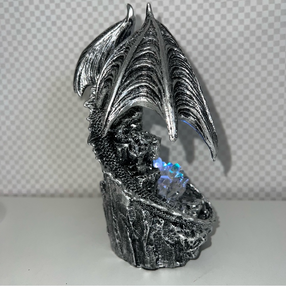 New Pewter Armored Guardian Dragon Sculpture LED Ight Up 7.5X 5.5X5.5 - Picture 8 of 12